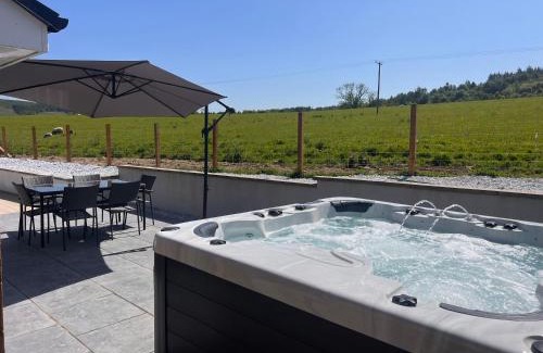 Dumfries House | Woodlane lodge with private Hottub & Pool table