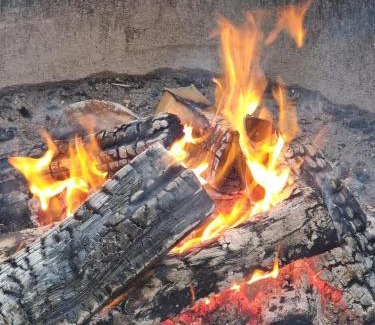 Bydlino Villa | Woodorf drewnem usłane - dom z jacuzzi nad rzeką Słupią wśród pól i lasów z chatą grillową, ogniskiem i placami zabaw dla dzieci