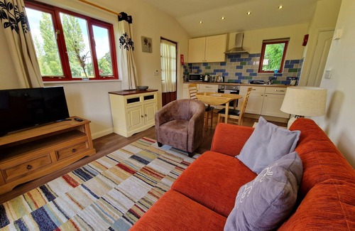 Coddenham Cabin | Woodpecker, Bespoke holiday lodge in beautiful Suffolk conservation village