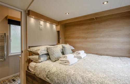 Alderbury House | Woodpecker Lodge-Ukc5156