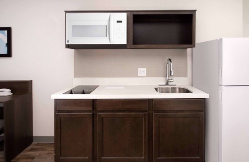 Franklin Park Hotel | WoodSpring Suites Austin South Central I-35