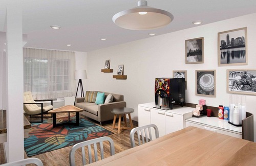 Franklin Park Hotel | WoodSpring Suites Austin South Central I-35