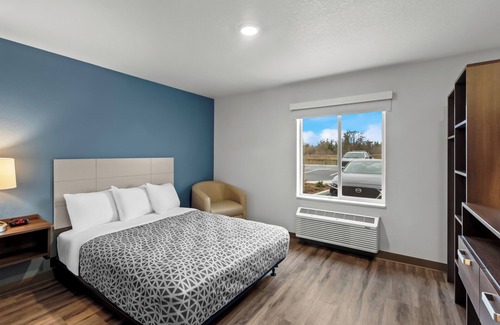 Beaverton Hotel | WoodSpring Suites Beaverton - Portland West