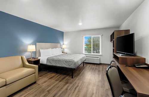 Beaverton Hotel | WoodSpring Suites Beaverton - Portland West