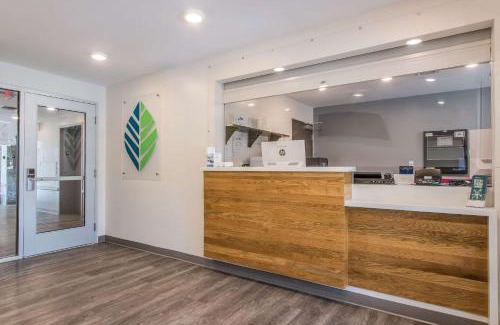 Ludlam Hotel | WoodSpring Suites Doral Miami Airport