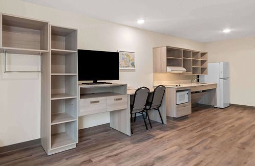 Pine Forest Hotel | Woodspring Suites Pensacola West