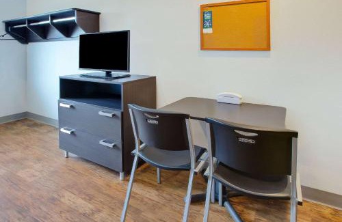 St. Charles Hotel | WoodSpring Suites St Louis St Charles