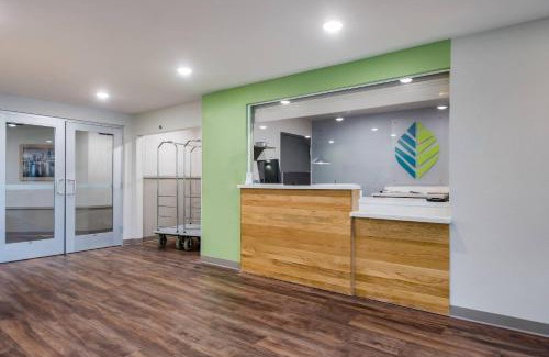 Bearss Plaza Hotel | WoodSpring Suites Tampa Airport North Veterans Expressway