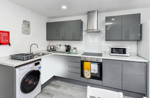 Hucknall Apartment | Woodstock House Flat 2 - Modern 2BR in Hucknall