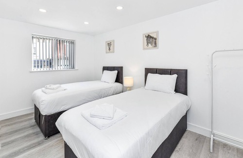Hucknall Apartment | Woodstock House Flat 2 - Modern 2BR in Hucknall