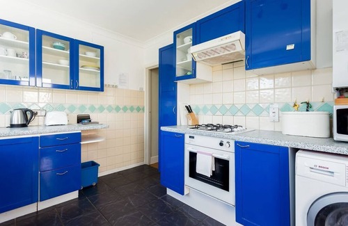 Poole House | Woodstock - Short Drive to Sandbanks Beach