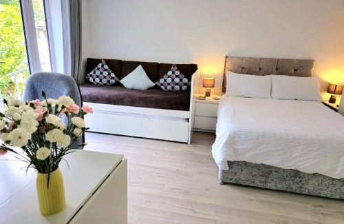 Bournemouth Apartment | Wordsworth - Peaceful Place