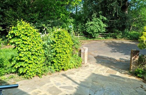Bournemouth Apartment | Wordsworth - Peaceful Place