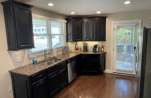 North Hills House | Work & Play In North Hills | Shop, Dine & Enjoy
