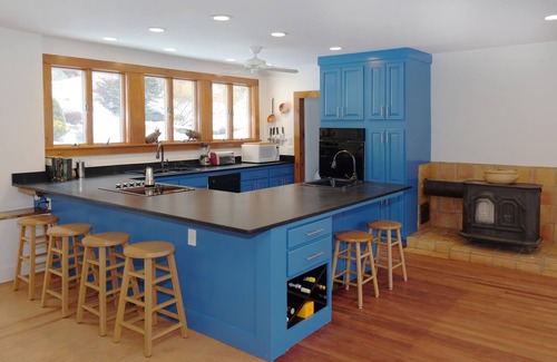 Chester House | Work, Ski, Relax - Big Restored 1860s Farmhouse