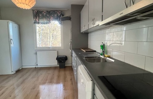 Harestad House | Workers - 10BR - 3 Bath - Säve- Parking lot - All-inclusive