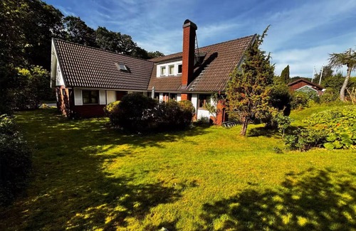 Torslanda Apartment | Workers home - 1 Bath - Volvo - 5 Beds - All-inclusive