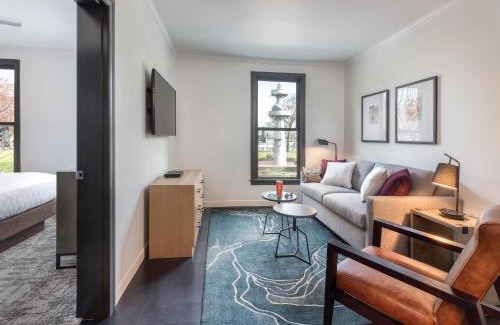 Old Town Chinatown Resort | WorldMark Portland Waterfront Park