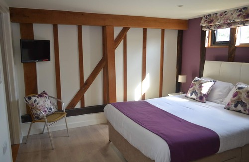 Homersfield Bed & Breakfast | Wortwell Hall Barn