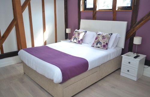 Homersfield Bed & Breakfast | Wortwell Hall Barn