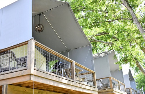 Sutherland Springs Cabin | Wow! Brand new Creekfront Cabin! Hot tub, hiking, kayaking & more! - RC12