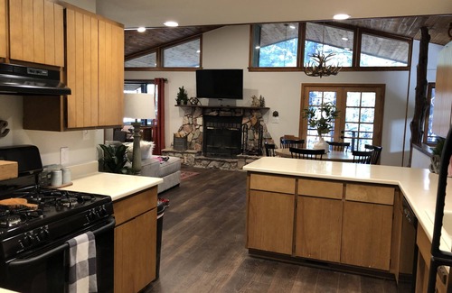 Heber Cabin | WrapAround Porch w Panoramic Mountain View’s