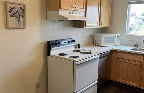 Pullman Apartment | WSU HomeBase - Where Comfort Meets Convenience Just 3 Minutes from Pullman Airpo