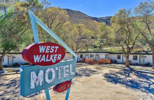 Walker Apartment | WWM 3 · 3 Explore, Swim, Dream, The E Sierras WWM 3