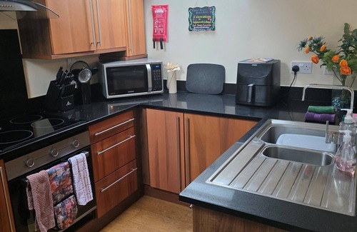 Cinderford House | Wyldwood Cottage - Dog-Friendly w/Hot Tub Views