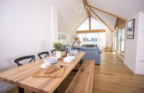 Gwbert House | Wyn Y Mor