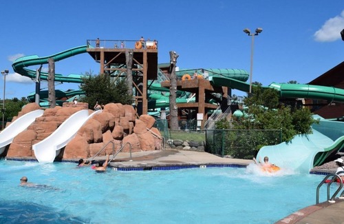 Wisconsin Dells Apartment | Wyndham Glacier Canyon - 3 BR - Wisconsin Dells, includes 10 Water park Passes