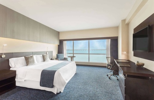 Puerto Santa Ana Hotel | Wyndham Guayaquil Puerto Santa Ana