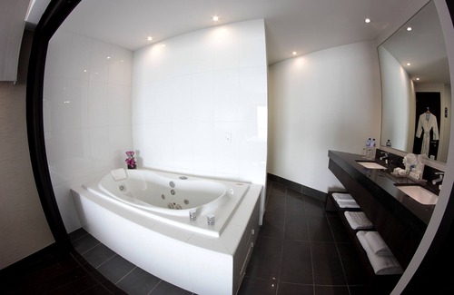 Puerto Santa Ana Hotel | Wyndham Guayaquil Puerto Santa Ana