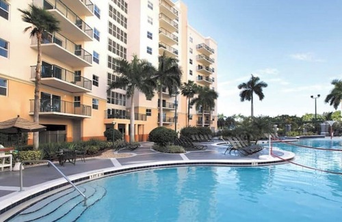Survey Creek Condo | Wyndham Palm-Aire Resort Studio with Full Kitchen and Family-Friendly Amenities