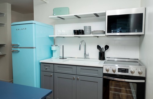 East Market District Apartment | Wynn – Orderly, Modern Escape in Trendy NULU