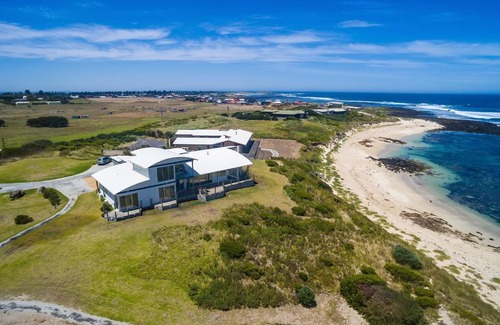 Port Fairy Cabin | Wytonia Beachfront Accommodation