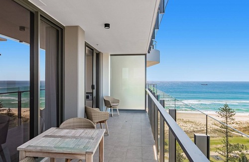 Coolangatta Apartment | X Kirra Beach Apartment 1302 - Modern & Luxurious - Min. 3 Night Stays
