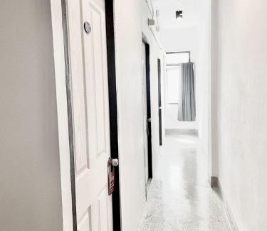 Wat Bowon Niwet Apartment | X Stay On Khaosan road - สเตย์ ออน ถนนข้าวสาร