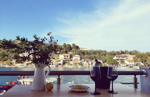 Vathi House | Xaradiotis House - A modern home away from home