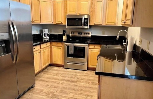 Avondale Condo | Xavier Place 5 - 3BR Hospital’s & Zoo