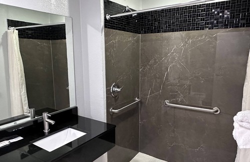 Marshall Hotel | Xpress Inn & Extended Stays