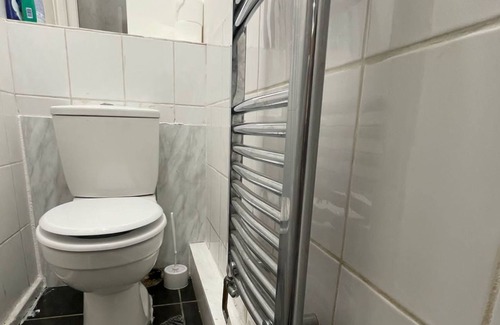 Eltham Apartment | Xtra 1 Bedroom Apartment in London with Wi-Fi