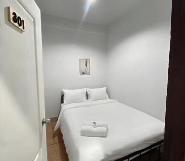 San Chao Pho Suea Apartment | XX BAO San Chao Pho Suea - ศาลเจ้าพ่อเสือ