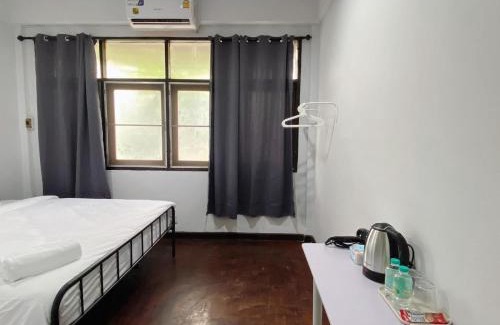 San Chao Pho Suea Apartment | XX BAO The Giant Swing - เสาชิงช้า - San Chao Pho Sua - BAO ศาลเจ้าพ่อเสือ