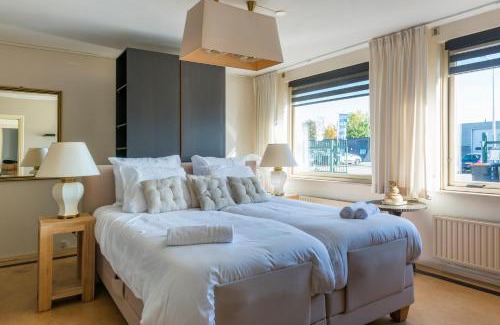 Tilburg Villa | Xxl House With Free Parking & 3 Bedrooms