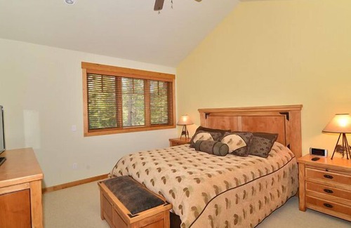 Woodwinds House | XXL Luxury Townhome with Private Jacuzzi and Views