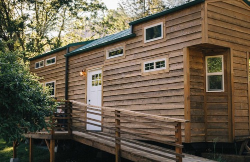 Idleyld Park House | XXL Tiny Home in Umpqua National Forest