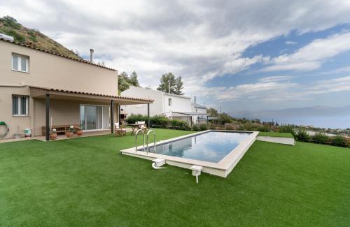 Xylokastro-Evrostina House | Xylokastro Panorama with Pool