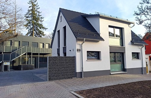 Schafhof Apartment | Xzllenz: House 100qm | 2 bath | parking | central
