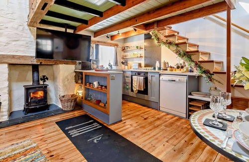Croesgoch House | Y-Lodge in Haverfordwest